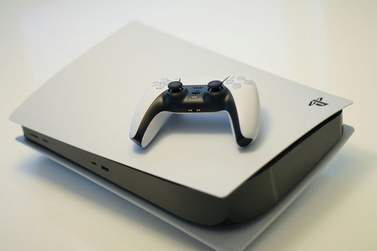 Varför du ska välja återanvända Playstation, Apple osv...